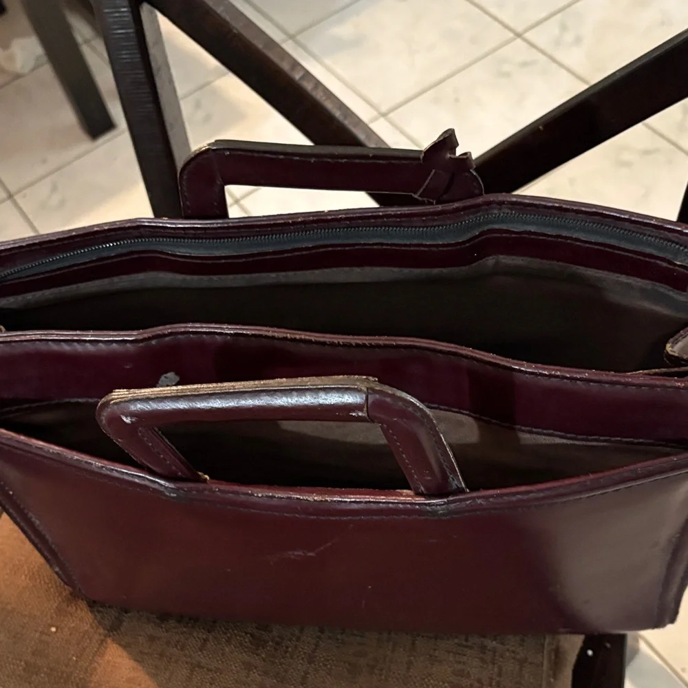 Elegant Burgundy Leather Men's Bag